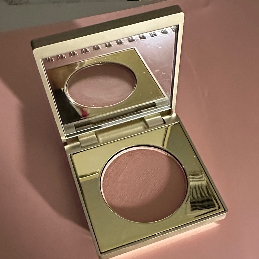 Stila Metallic Gold Compact - Picture 3 of 4